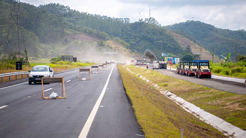 Trecho da BR-470 tem interdição total nesta terça-feira (23)