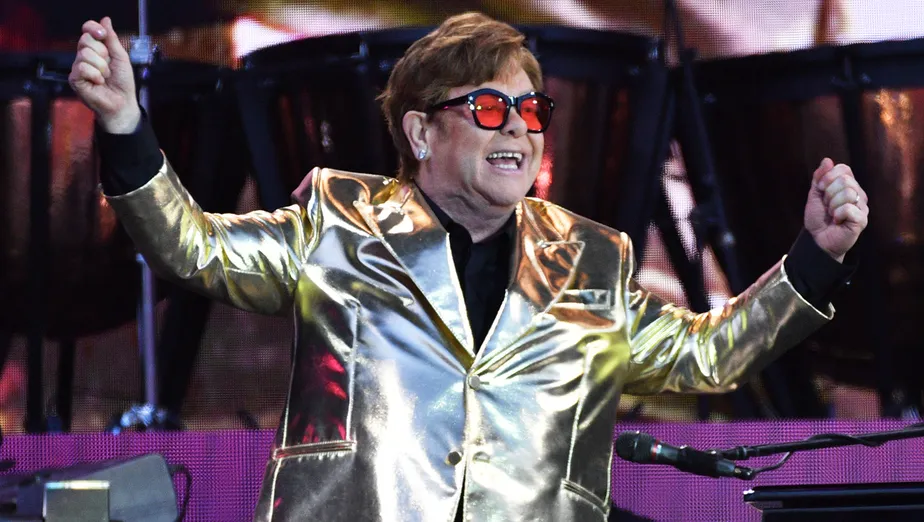 Turnê de despedida de Elton John se torna a mais lucrativa da história
