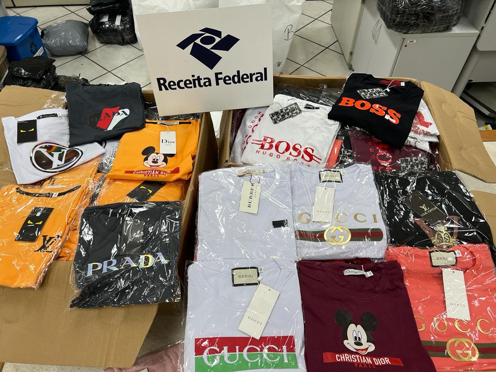 Receita Federal apreende 700 kg de roupas contrafeitas nos Correios