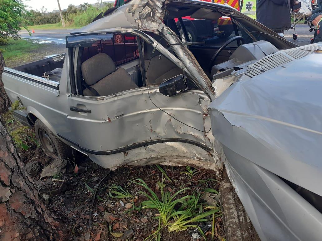Grave acidente de trânsito deixa mulher presa às ferragens em Agrolândia