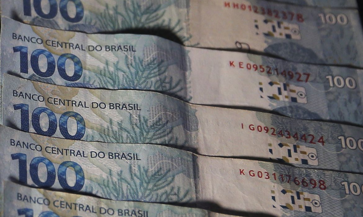 Brasileiros já pagaram mais de R$ 2 trilhões em impostos em 2023