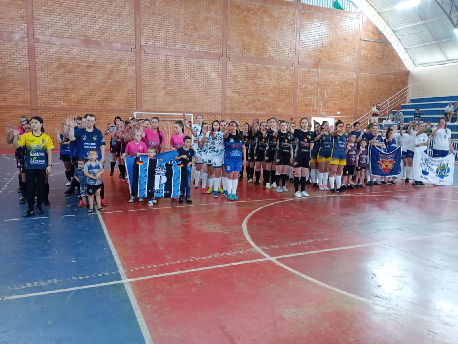 2° Torneio de Futsal Familiar Feminino de Rio do campo foi realizado no último domingo (24)