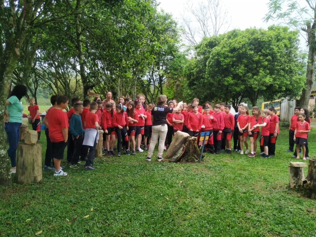 Mais de 120 alunos participam turismo pedagógico no Caminhos do Campo em Taió