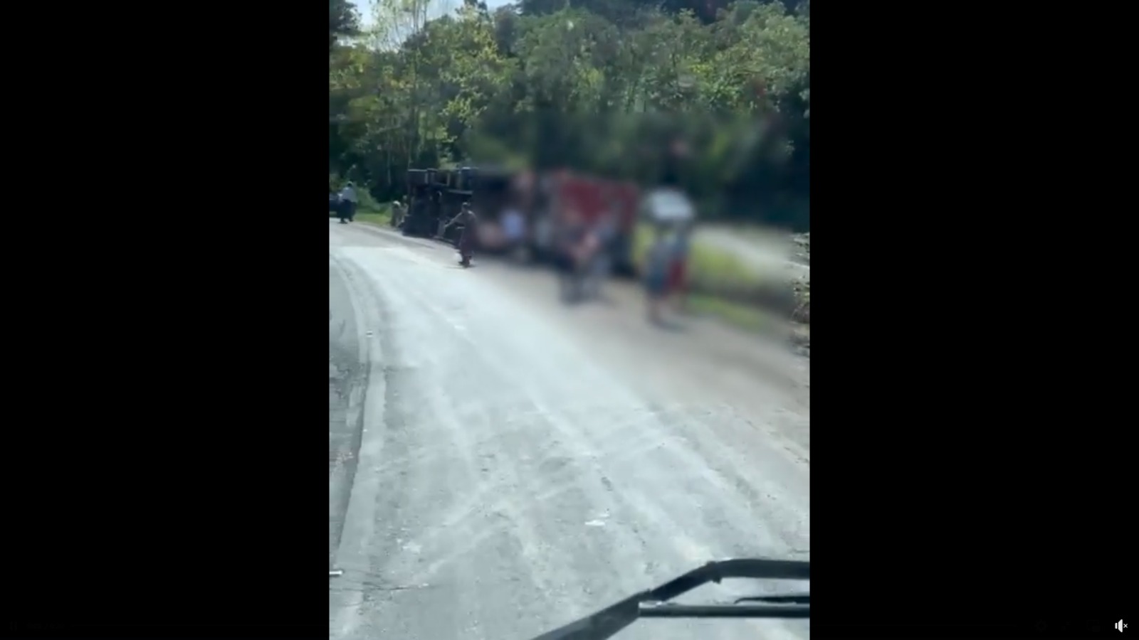Saqueadores de carga na BR-470 em Pouso Redondo ameaçaram motorista caso acionasse a polícia