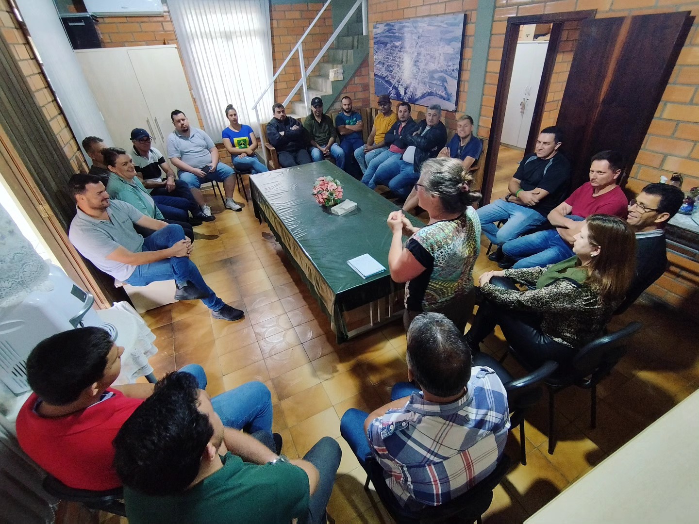 Reunião com os motoristas do transporte escolar de Pouso Redondo é realizada