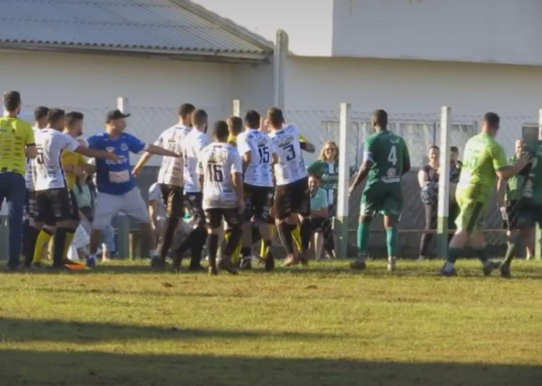 Liga Riosulense de Futebol emite nota de repúdio após agressões contra equipe de arbitragem