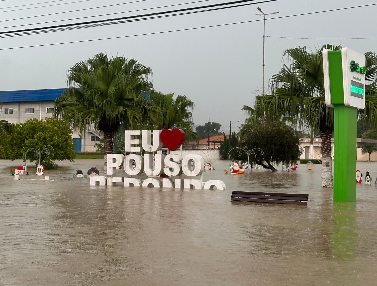 Moradores atingidos por enchente em Pouso Redondo podem procurar itens de ajuda humanitária para sua família