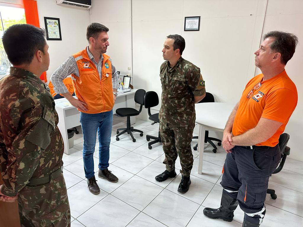 Exército vem a Rio do Sul para apoio nas atividades