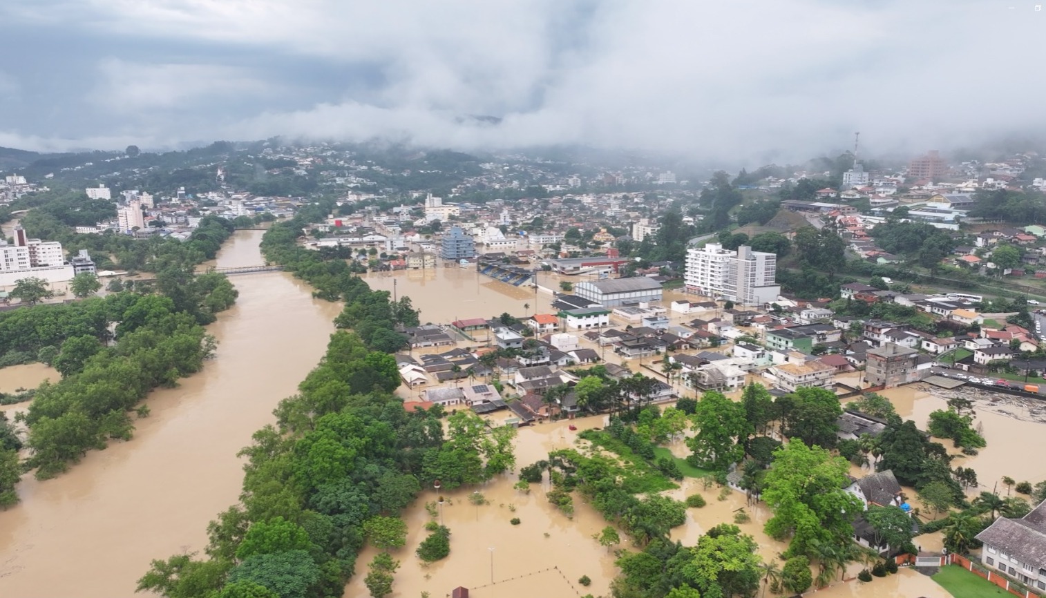 Rio do Sul pode sofrer enchente histórica e Defesa Civil eleva cota de inundação para 13m