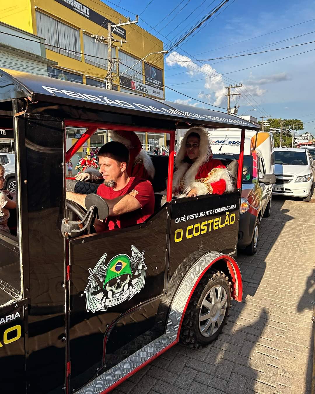 CDL promoveu ação especial de Natal neste domingo (17) em Taió
