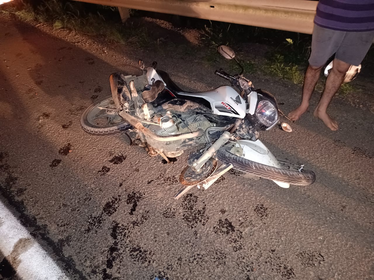 Grave acidente entre carro e moto é registrado em Pouso Redondo