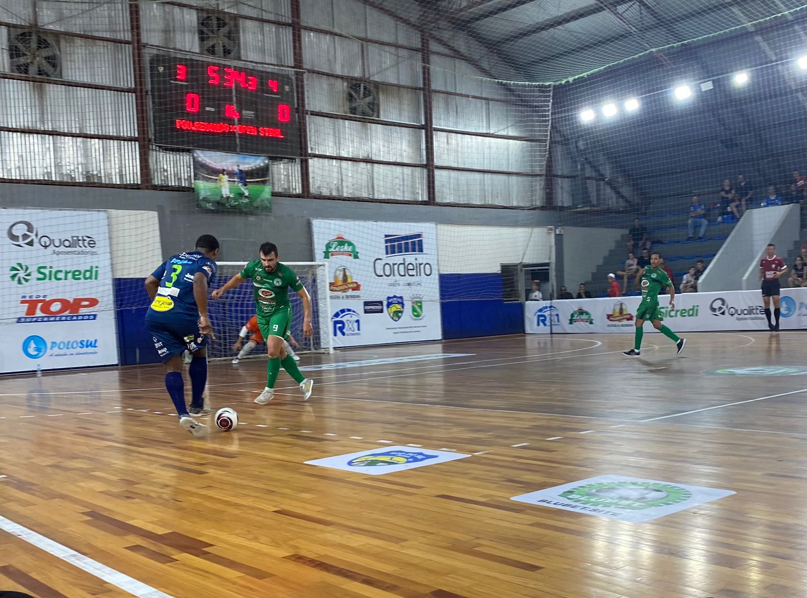 Open Hall/Stahlfabrik/Chapa Quente vence Pouso Futsal e avança para o mata-mata do Torneio de Verão