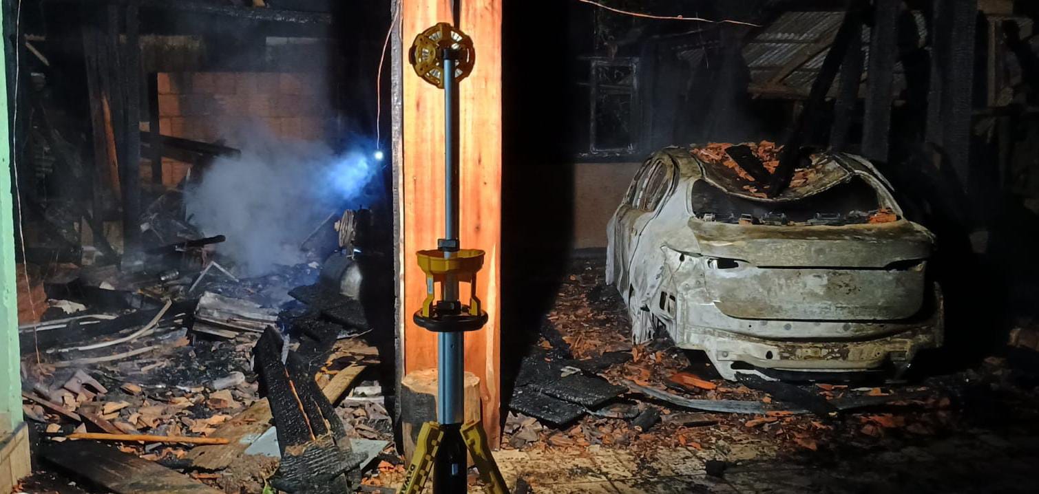 Incêndio em rancho causa prejuízo estimado em R$ 150 mil  em Presidente Getúlio