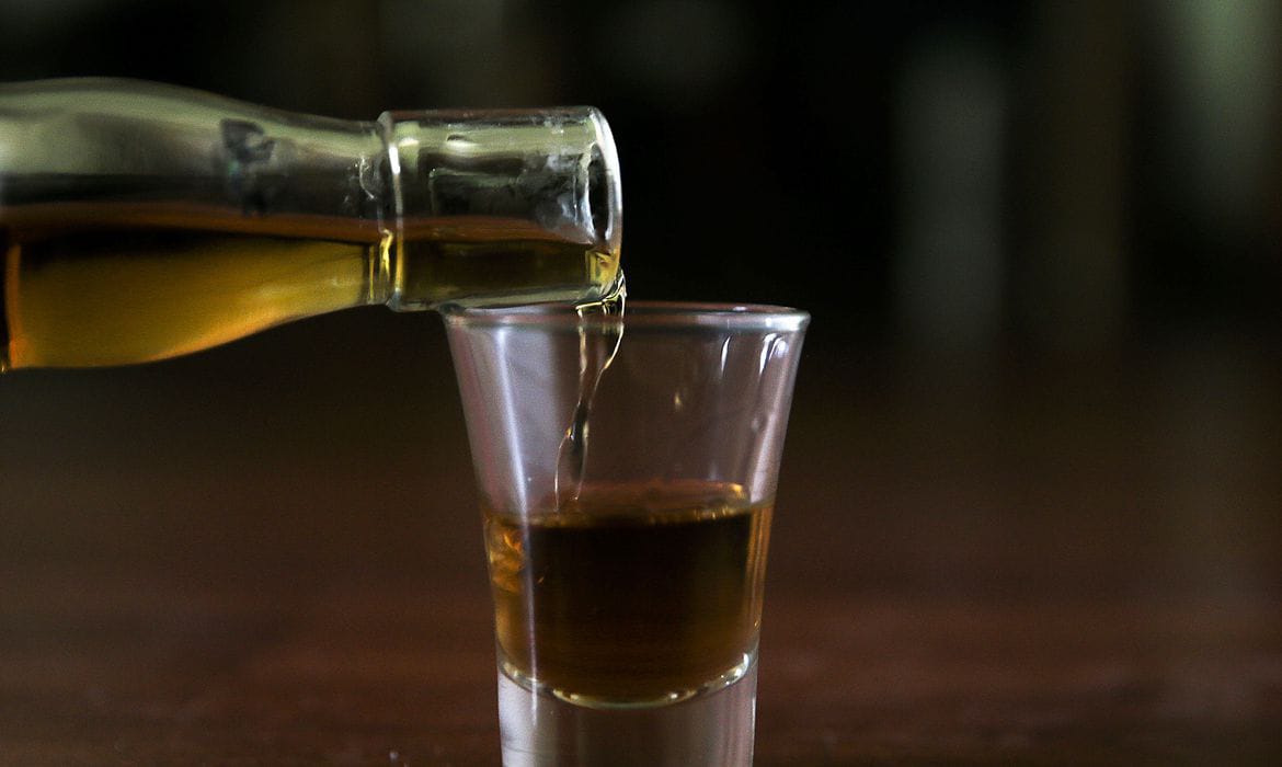 Número de auxílio-doença por alcoolismo cresce 19%, segundo INSS