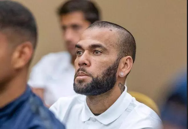 Daniel Alves: Justiça da Espanha decide dar liberdade condicional ao ex-jogador