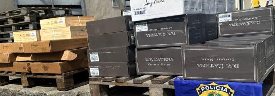 PRF localiza 272 garrafas de vinhos argentinos importados irregularmente