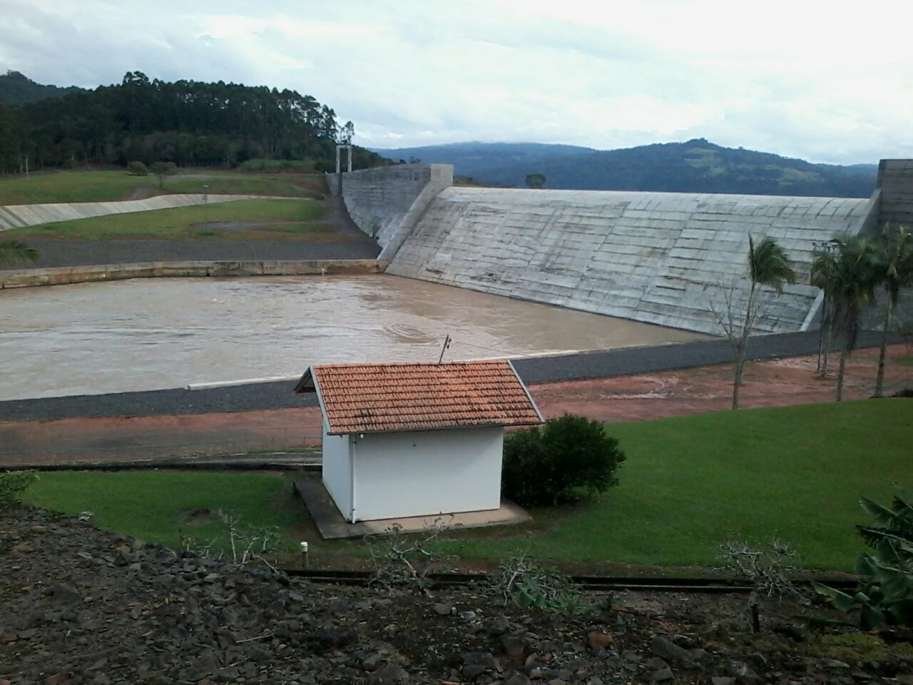 Após alto volume de chuva, Defesa Civil fecha comportas das barragens de Taió e Ituporanga