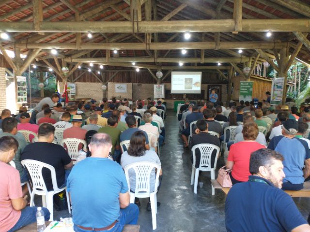 Epagri reúne 163 pessoas no Alto Vale do Itajaí para apresentar benefícios do silo secador de grãos