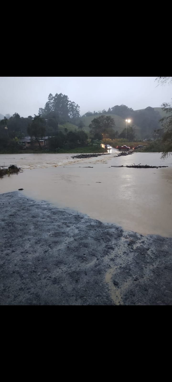 Chuvas intensas marcam a tarde deste sábado (18) em Santa Catarina