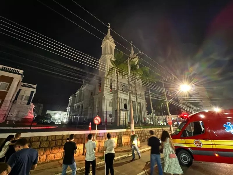 Causas de incêndio na Catedral São João Batista de Rio do Sul são reveladas pelos bombeiros